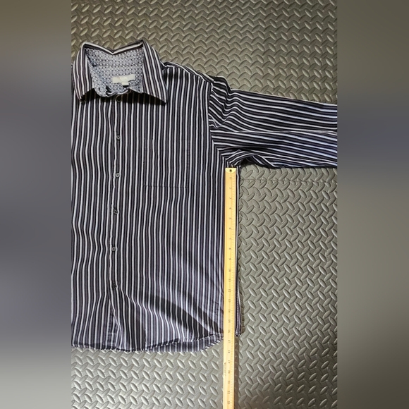 T.Y.M Button Down - Picture 4 of 7